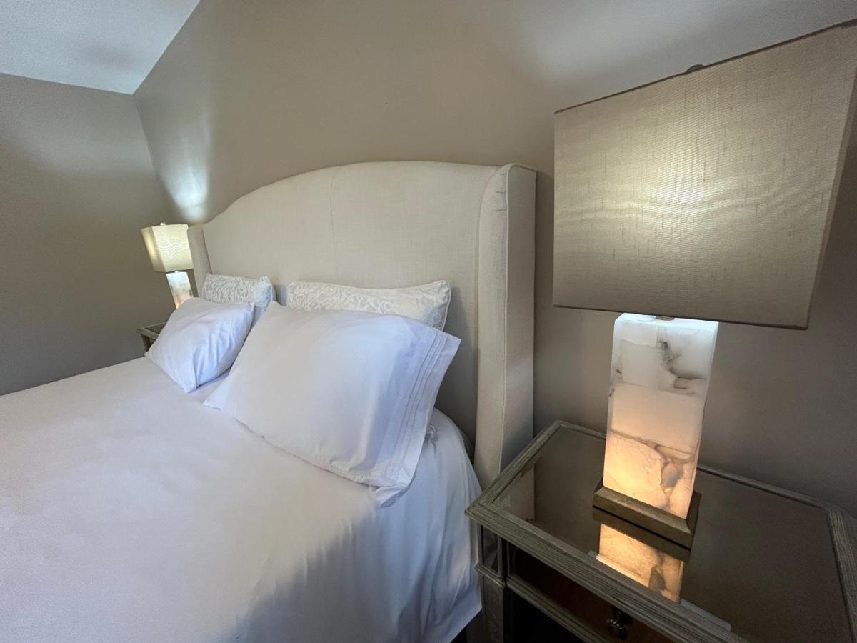 North Nanaimo Gem - Garden-View Room With Private Ensuite Zewnętrze zdjęcie