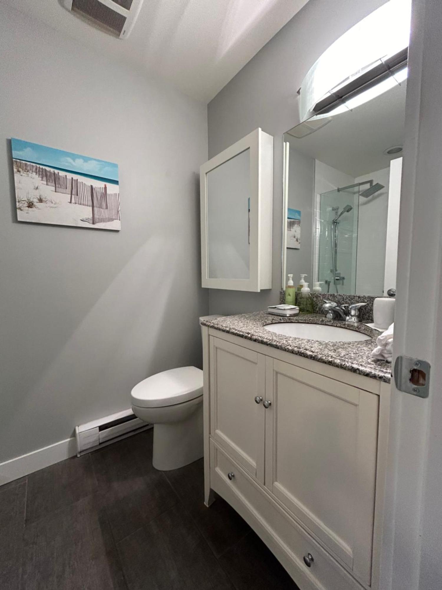 North Nanaimo Gem - Garden-View Room With Private Ensuite Zewnętrze zdjęcie