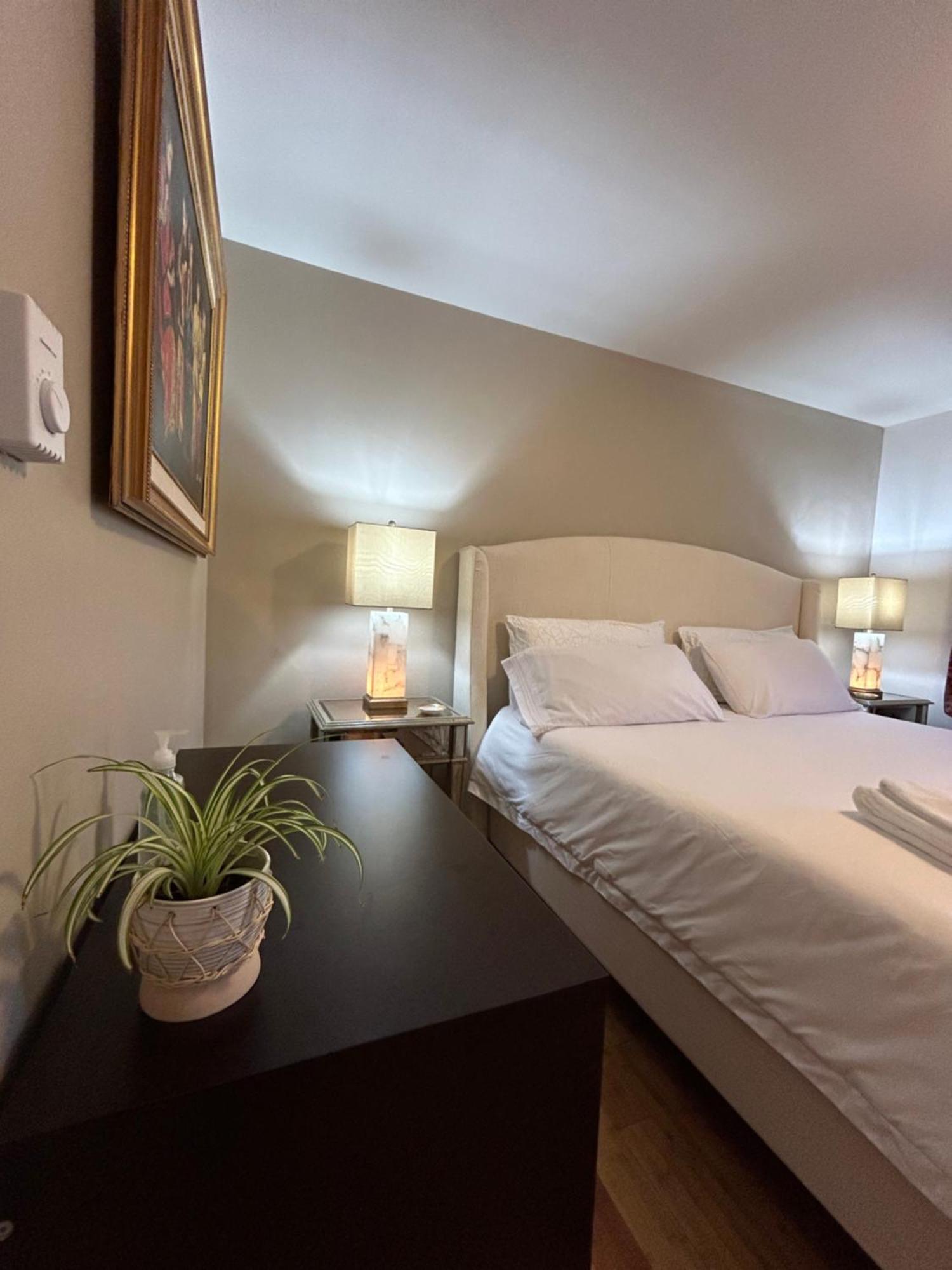 North Nanaimo Gem - Garden-View Room With Private Ensuite Zewnętrze zdjęcie