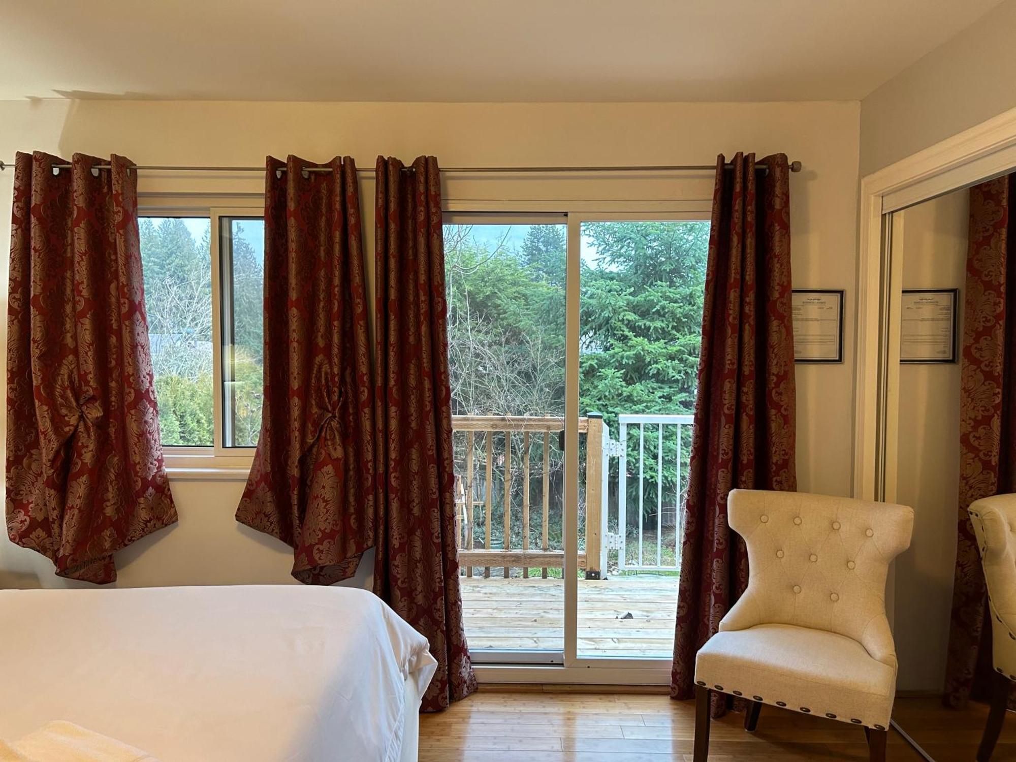 North Nanaimo Gem - Garden-View Room With Private Ensuite Zewnętrze zdjęcie