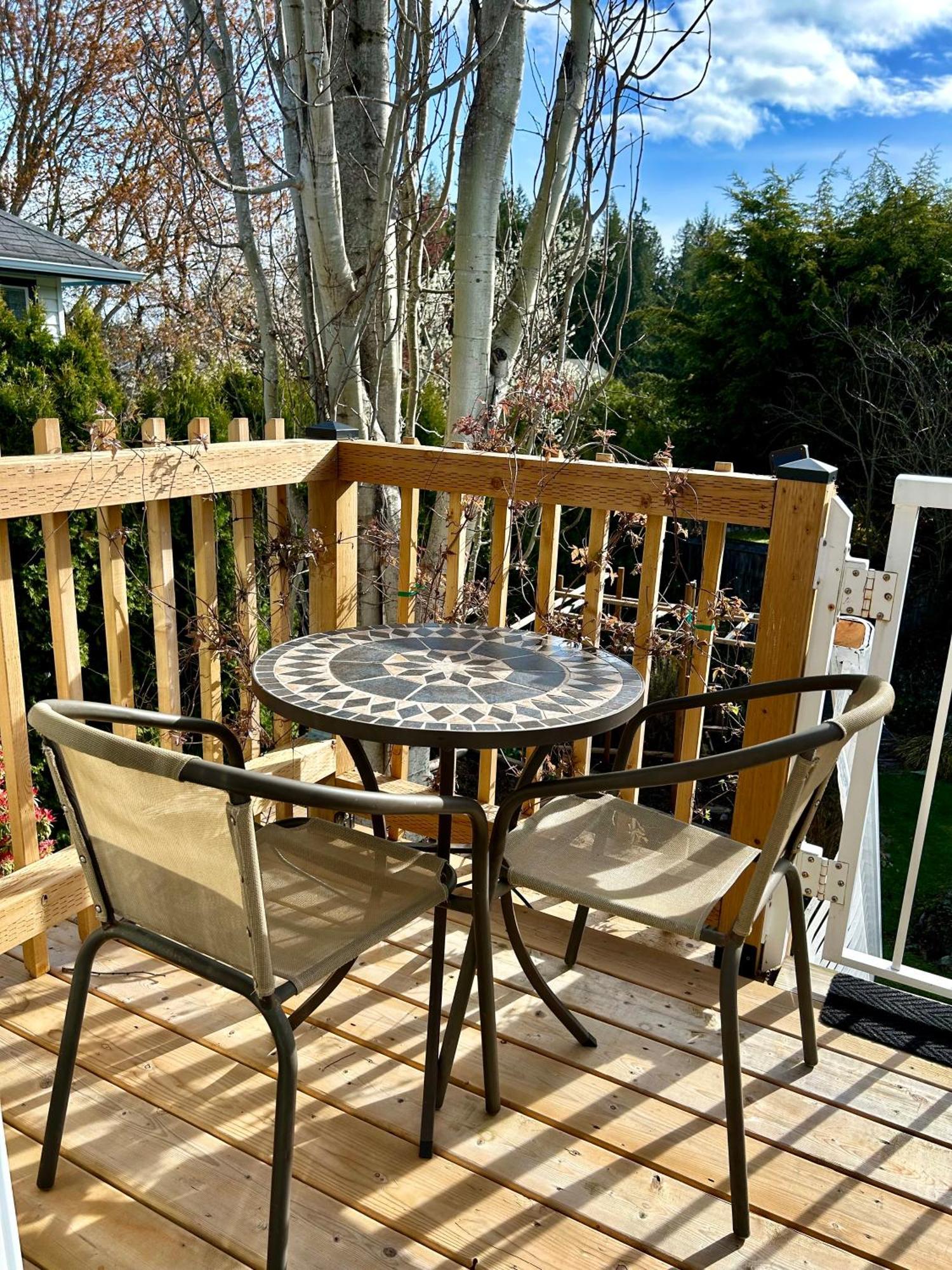 North Nanaimo Gem - Garden-View Room With Private Ensuite Zewnętrze zdjęcie