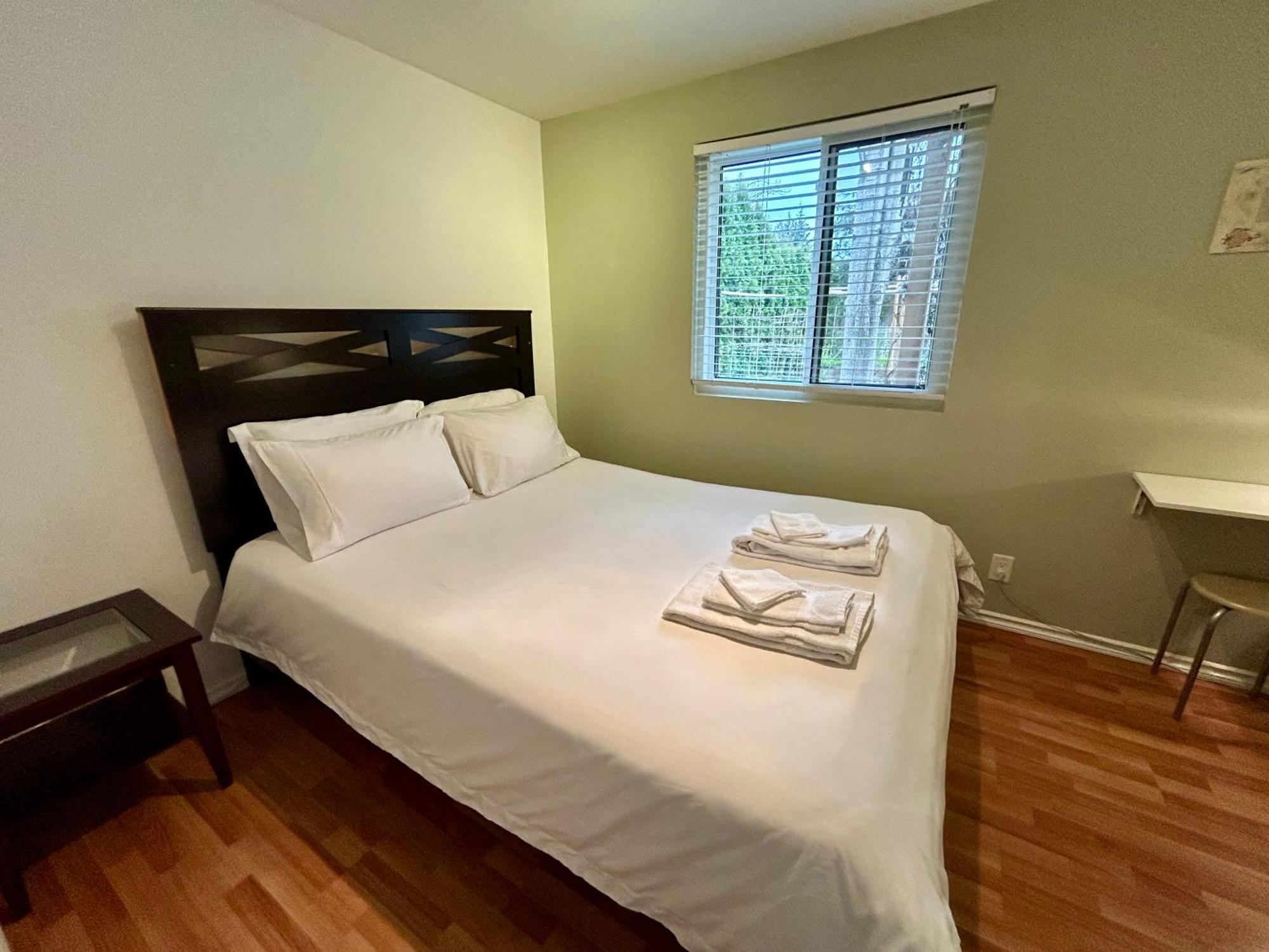 North Nanaimo Gem - Garden-View Room With Private Ensuite Zewnętrze zdjęcie